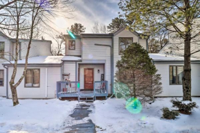 Lake Harmony Townhome with Fireplace and Hot Tub!